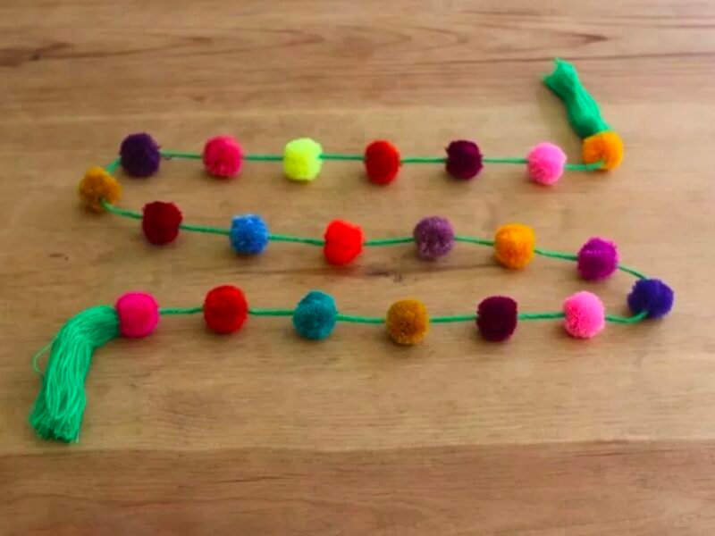 Lote De 12 Tiras Cortinas Decorativos Pompones De Colores