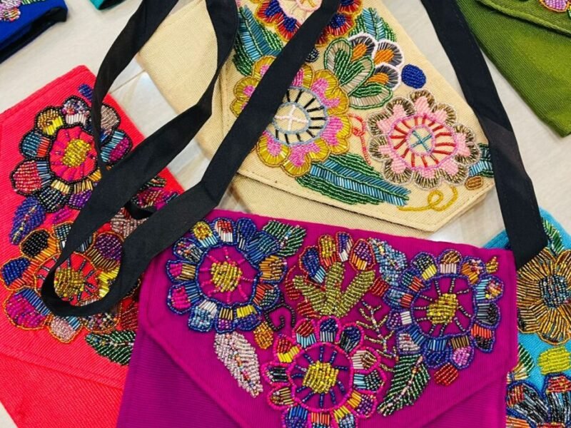Lote De 6 Bolsas Crossbody Carteron Bordado Con Chaquira