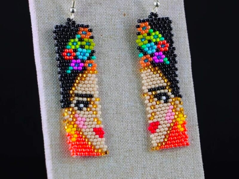Set De 12 Pares De Aretes De Frida Kahlo De Mostacillas De Colores