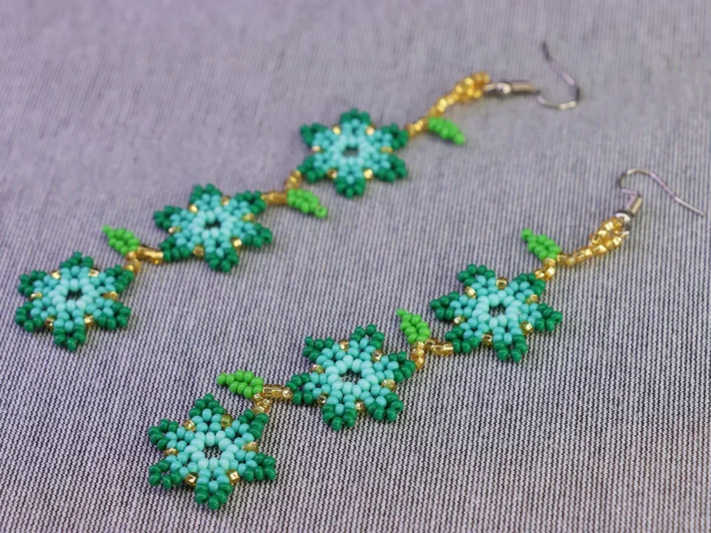 Aretes De Chaquira Colgante De Florecitas De Moda Artesanal