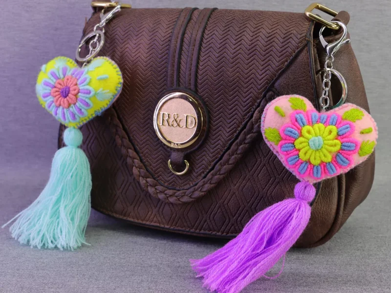 Llaveros De Corazón Bordados Artesanal Llaveros De Moda Regalo