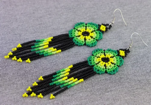 Aretes De Cuentas Huichol Aretes De Flor Flecos De Moda Artesanal - Image 2
