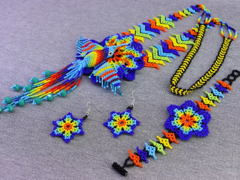Set Collar Flor Colibri Chaquira Collar Largo Arte Huichol
