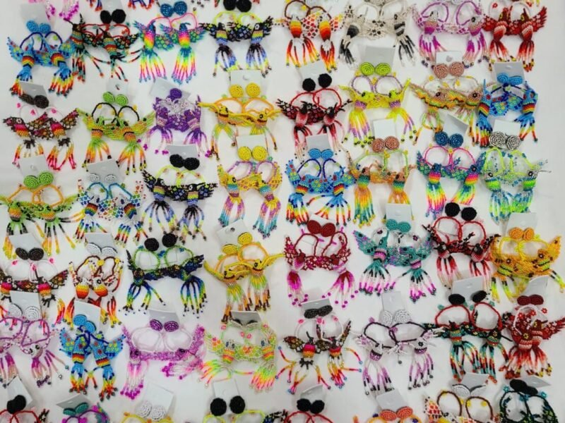 Set De 2 Par De Aretes De Colibrí Chaquira Hecho A Mano