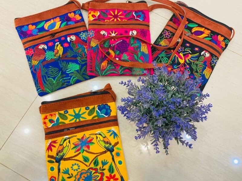 Set De 4 Bolcitas De Telar Bordadas Bolsas De Moda Artesanal