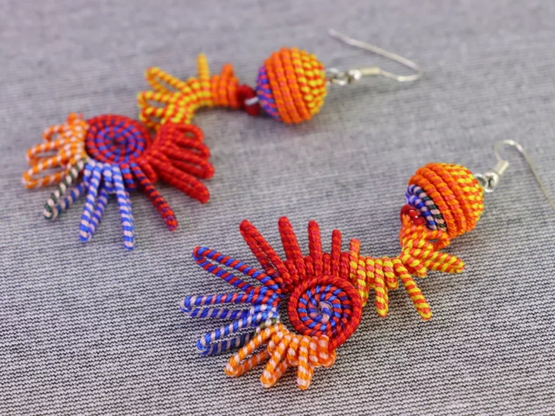 Aretes Colgante Bordadas De Colores Aretes De Moda
