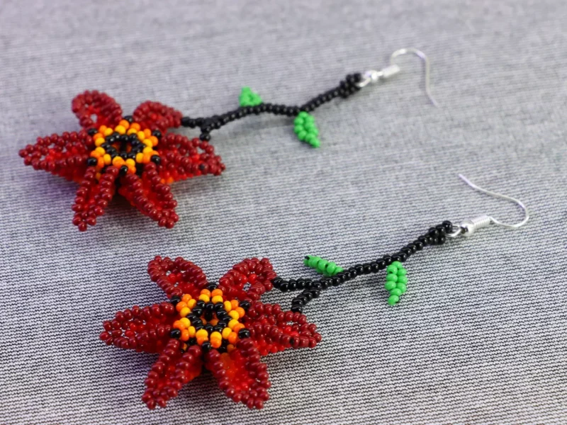 Aretes De Flor Colgante De Chaquira Artesanal