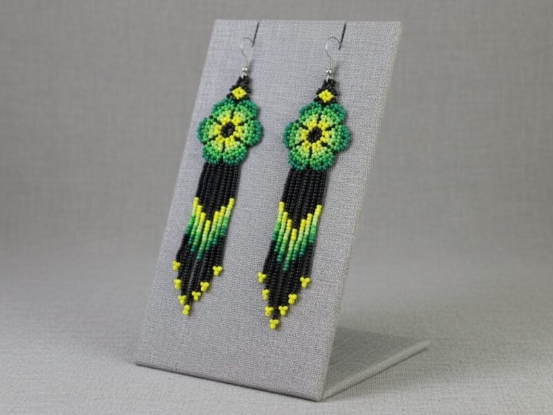 Aretes De Cuentas Huichol Colgante De Flor Con Flecos