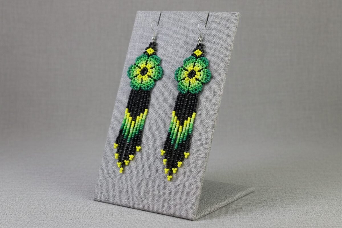 Aretes De Cuentas Huichol Colgante De Flor Con Flecos - Image 2