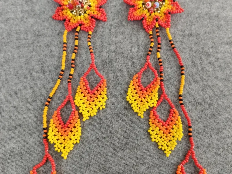 Pendientes Largos De Flor Arte Huichol De Moda