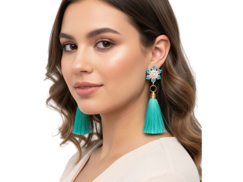 Aretes De Borla Con Flor De Chaquira