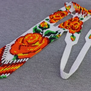 Collar Artesanal de Chaquira Estilo Huichol Diseño de Rosas