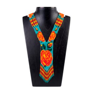 Collar Artesanal de Chaquira Estilo Huichol Diseño de Rosas
