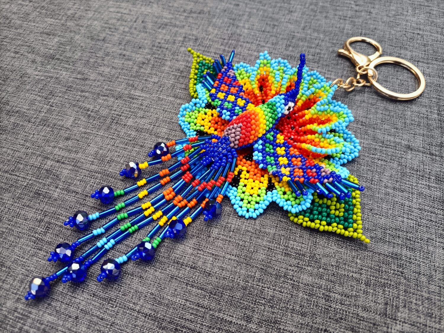 Llavero Grande De Chaquira Diseño Flor Y Colibrí Artesanal - Image 3