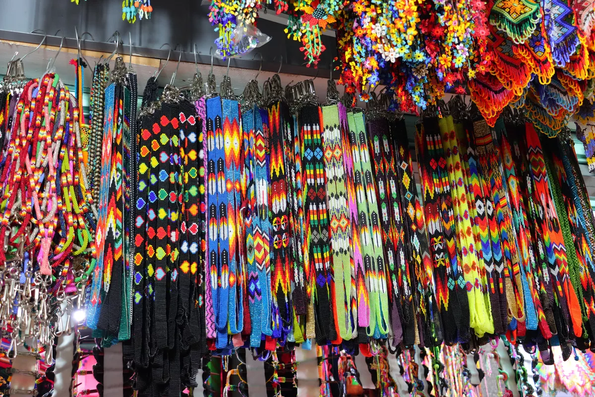 Pack 12 Portagafetes De Chaquira Huichol Lanyards Artesanal
